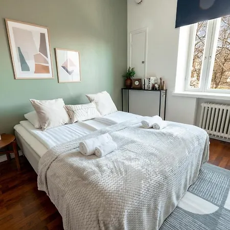 Apartment --2ndhomes Cozy Center With Park View-- *
