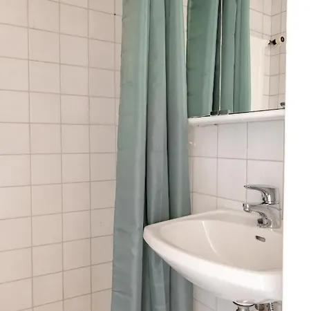 --2ndhomes Cozy Center With Park View-- *