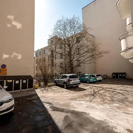 Апартаменты --2ndhomes Cozy Center With Park View-- *