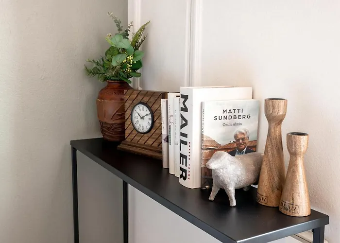 --2ndhomes Cozy Center With Park View-- *