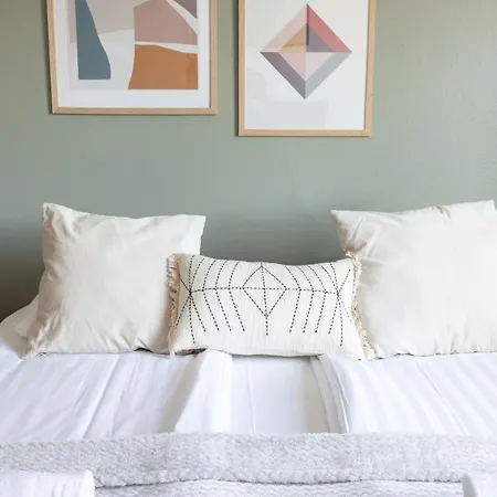 شقة --2ndhomes Cozy Center With Park View-- *